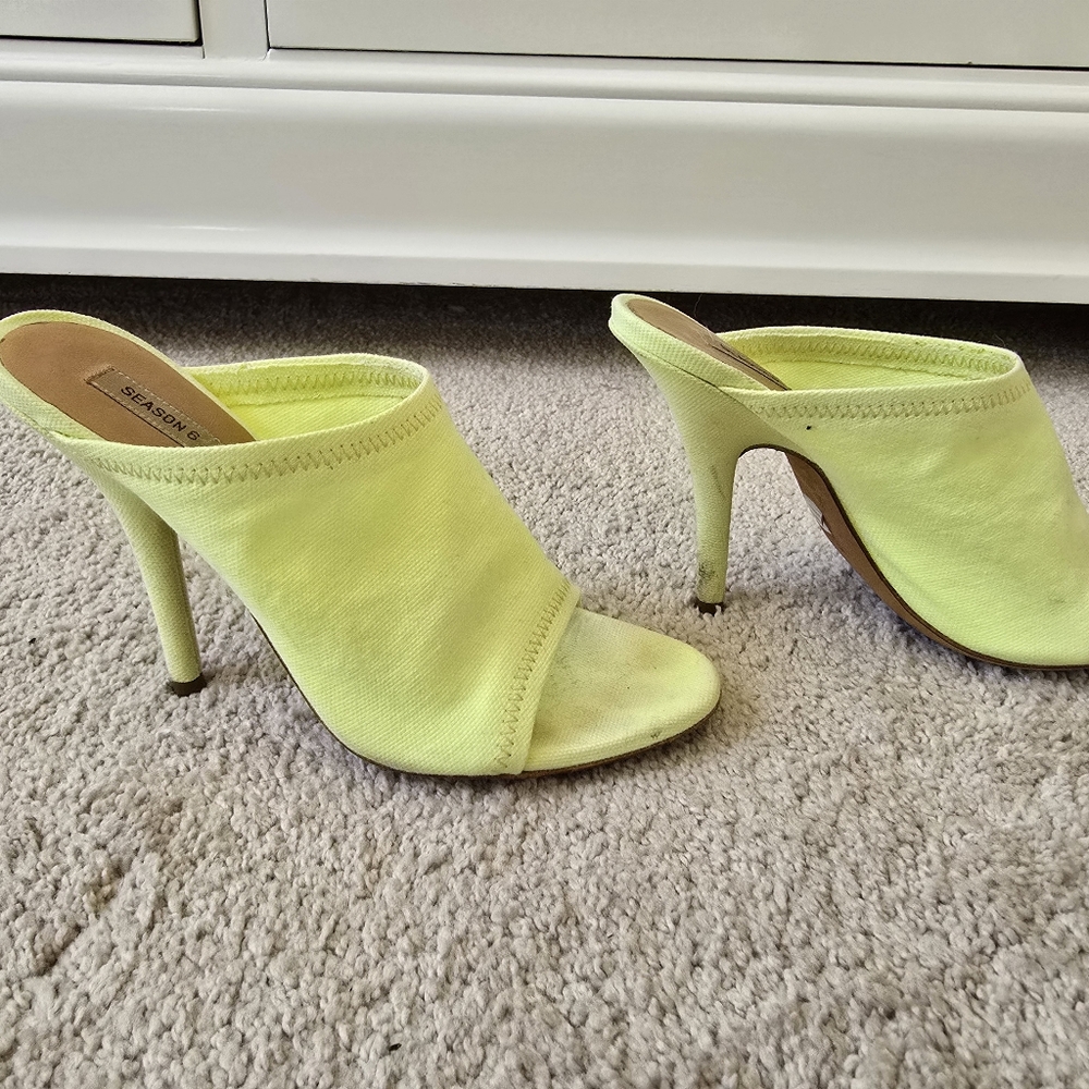 YEEZY SEASON 6 Butter Yellow Mules 5, 35 - Picture 4 of 8